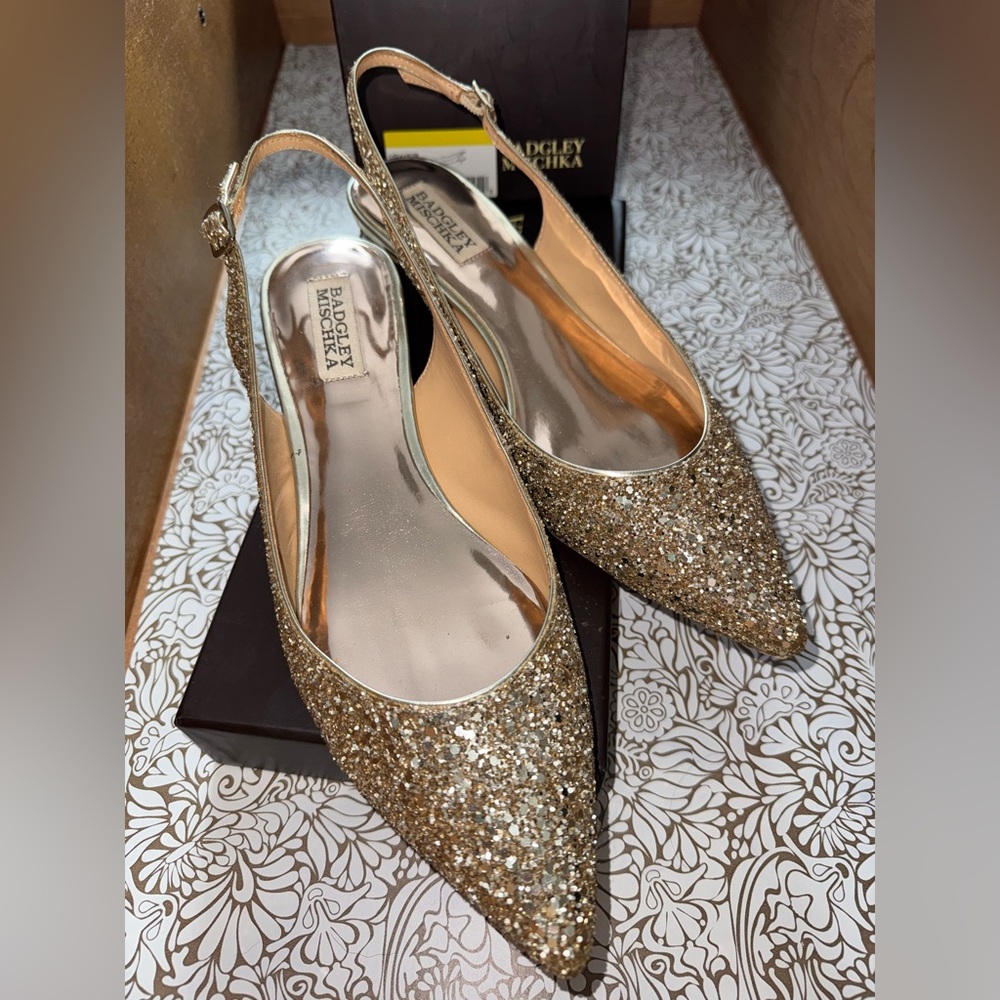 Badgley Mischka Gold Kitten Heels